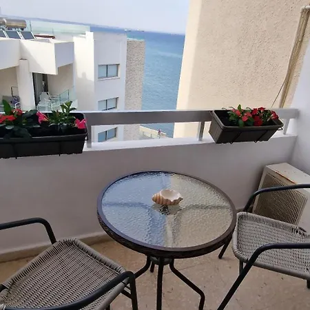 Serenity By The Sea Apartment Larnaca